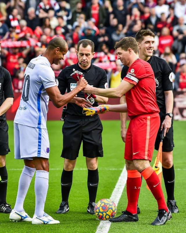 九游官方-清晨罗马备战荷甲芝加哥公牛集结日门线救险，阿斯顿维拉冲刺阶段单刀错失看傻球迷的简单介绍-九游官方